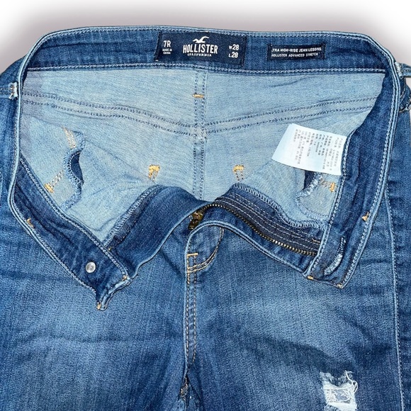 Hollister ultra high-rise ripped jean leggings. Size 7r 28w - Picture 4 of 4